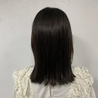 ミディアム ウスイマイコ カット/ケアカラーのヘアスタイル