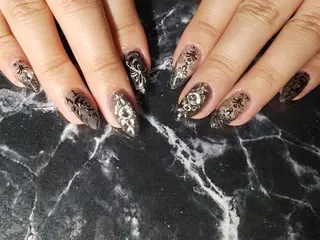 ミディアム ネイル クロキ 。のネイルデザイン