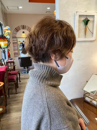 ショート カラー 馬場 百合恵のヘアスタイル