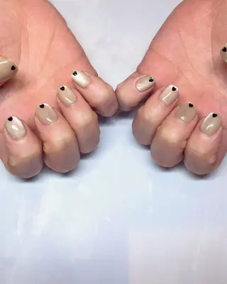 ネイル Nailsalon Repos.所属・Rika🌼 シンプル•マグネットのネイルデザイン