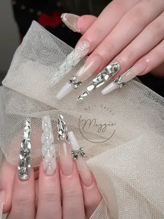 ネイル Maggie Nail🦩のネイルデザイン