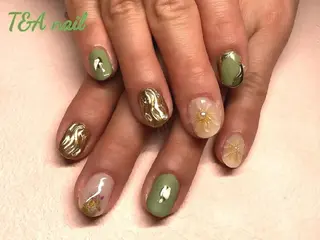 ミディアム ネイル T&A nailのネイルデザイン