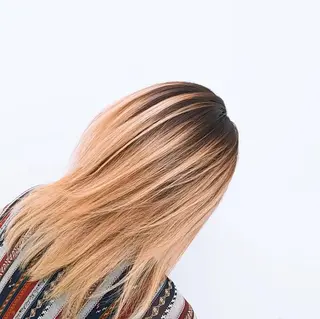 セミロング カラー LaRmE Ayumi.のヘアスタイル