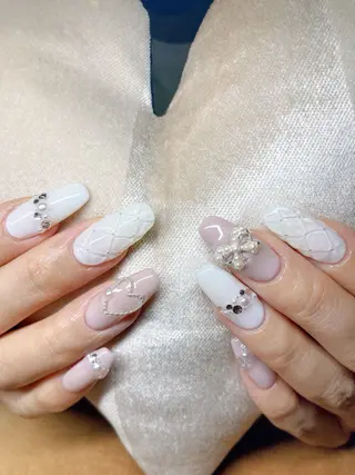 ネイル ECLAT エクラ所属・寺山 千鶴のネイルデザイン