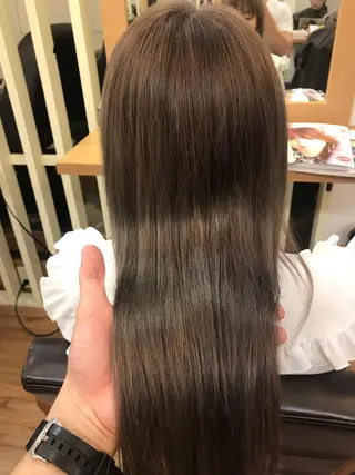 セミロング カラー サロウィン新宿三丁目所属・✨クセ・広がりで悩む 学生さんへ✨taroのヘアスタイル