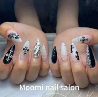 ロング Moomi nail salonのネイルデザイン