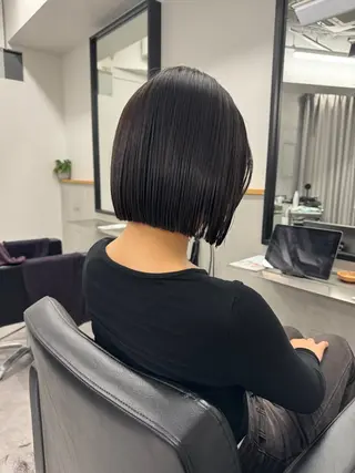 ショート 切りっぱなしボブ レイヤー/縮毛矯正のヘアスタイル