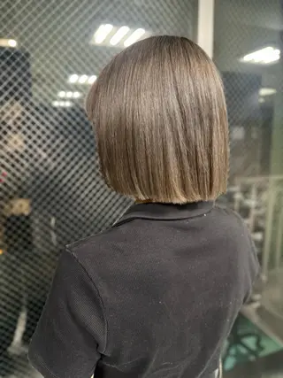 ショート カラー Viage （ビアージュ）のヘアスタイル