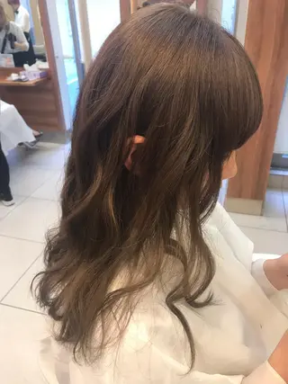 セミロング fahren-pure-suite所属・高橋 沙希のヘアスタイル