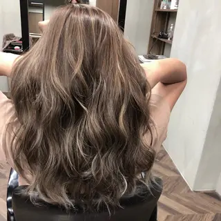 ロング カラー パーマ ヘアアレンジ マツエク・マツパ 山崎 義弘のヘアスタイル