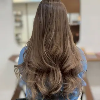 ロング 坂本 璃里杏のヘアスタイル