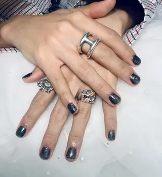 ショート 🌈 Laule'aのネイルデザイン