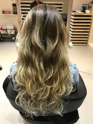 ロング カラー 大久保 隆蔵のヘアスタイル