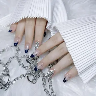 ネイル RAFFINE 月🦋🩵のネイルデザイン