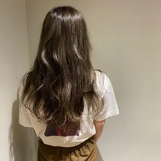 カラー 美髪ストレート 川本雄己のヘアスタイル