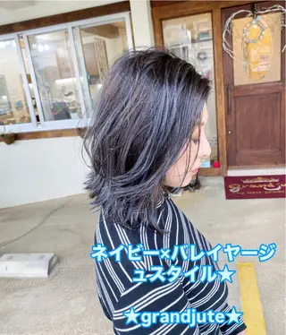 ミディアム カラー grand juteのヘアスタイル
