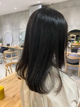 セミロング カラー fumi🪞血色感 アップ艶カラーのヘアスタイル