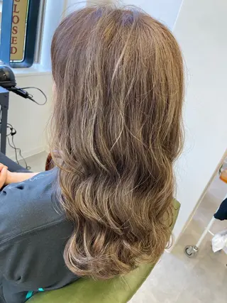 ミディアム カラー SHAFT Ieiriのヘアスタイル