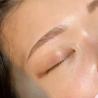 アイブロウ MIYASHITA NATSUMEのマツエク・マツパデザイン