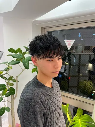 ショート パーマ メンズ 野中里紗/ ベージュカラーのヘアスタイル