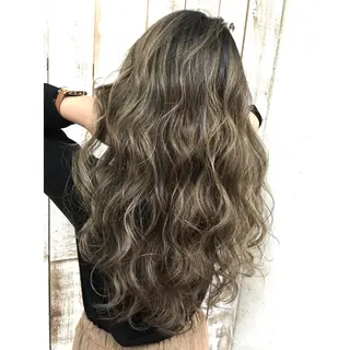 ロング カラー 井上 一平のヘアスタイル