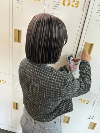 ミディアム カラー LOMARLIE JURIAのヘアスタイル