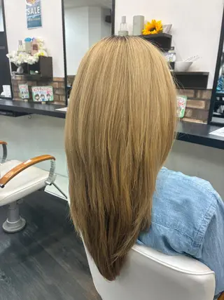 ミディアム 平岡 万依のヘアスタイル