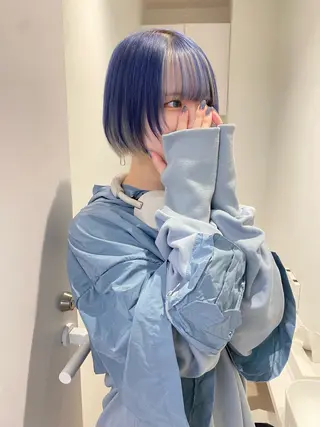 ショート ボブ/ハイトーン REINAのヘアスタイル