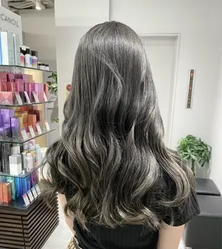 ロング カラー salowin梅田茶屋町suite所属・ハイトーンヘア/ 島崎　タクミのヘアスタイル