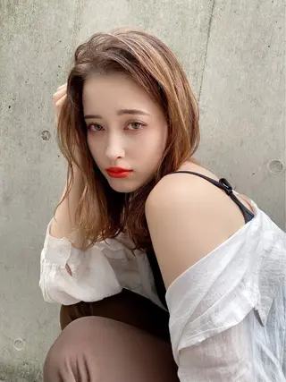 ミディアム 【レイヤー/艶カラー /髪質改善】NOAのヘアスタイル