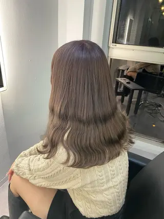 ミディアム カラー 大阪ケアブリーチ/ ミルクティーベージュのヘアスタイル