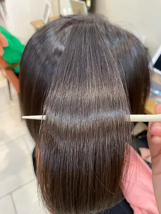 ミディアム あやめ【顔まわり/レ イヤー/柔らかカラ】のヘアスタイル