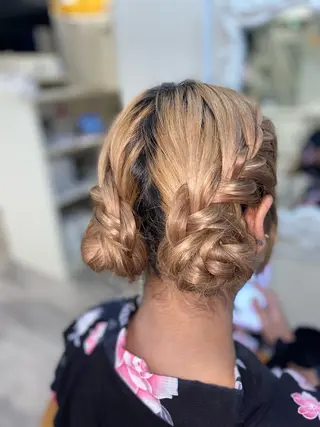 ロング ヘアアレンジ mugelca所属・ワタナベ リリコのヘアスタイル