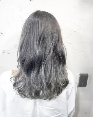 セミロング カラー ✨艶髪✨透明感✨ 山内大樹のヘアスタイル
