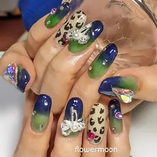 ネイル フラワー ムーンのネイルデザイン