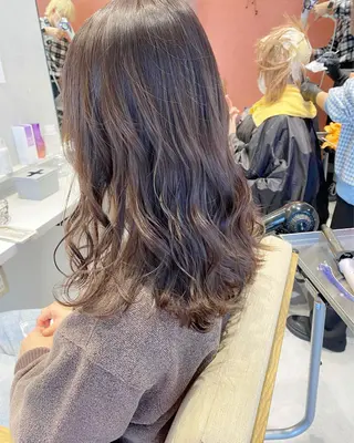 ミディアム デザイン🥇複雑履歴 ハイトーン特化のヘアスタイル