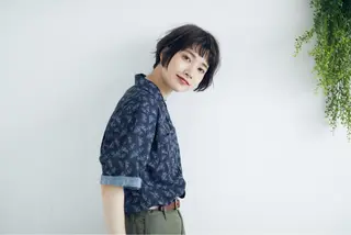 ミディアム カラー THE DAY所属・AKI HASHIMOTOのヘアスタイル