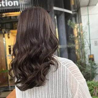 ミディアム カラー 山崎 絵莉香のヘアスタイル