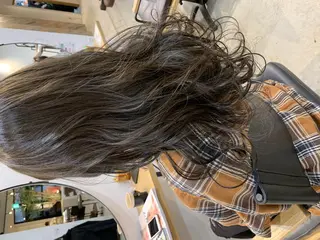 ロング カラー パーマ ヘアアレンジ メンズ キッズ ネイル マツエク・マツパ 中津No.1髪質改善 店長✨透ける暗髪のヘアスタイル