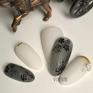 ネイル VOGUE ×SWANのネイルデザイン