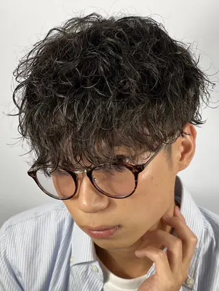 ショート パーマ 澤田 亮之介のヘアスタイル
