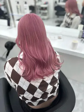 ロング カラー 🖤ハイトーン× レイヤー🖤SARAのヘアスタイル