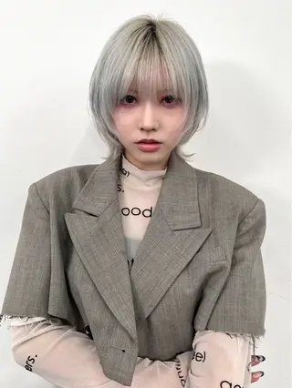 ショート カラー ヘアアレンジ ボブ/透明感ベージュ 🫧クルミ🌟のヘアスタイル