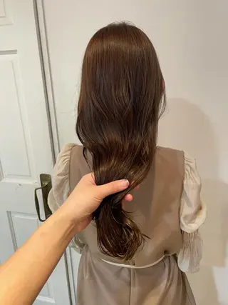 ロング カラー MIOベージュカラー 柔らかいカラーのヘアスタイル