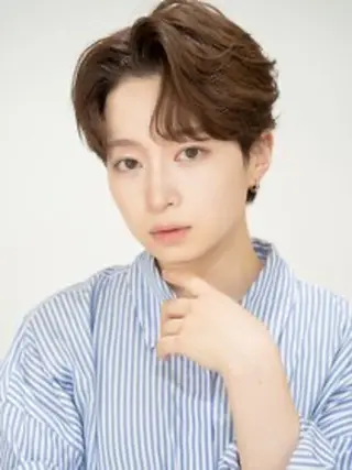 ショート カラー パーマ 🔥上野メンズ専門 青柳コウタのヘアスタイル