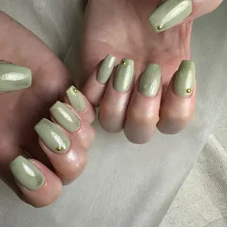 ネイル repos~ルポ~所属・里見 麗のネイルデザイン