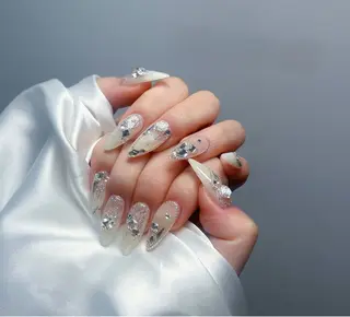 ネイル Lyna 池袋のネイルデザイン