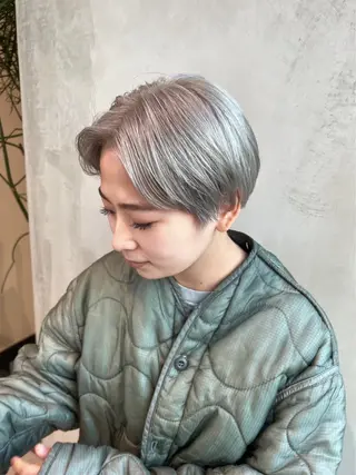 ショート NERO 眞下秋歩のヘアスタイル