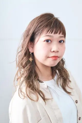 セミロング 勝沼 佑季のヘアスタイル