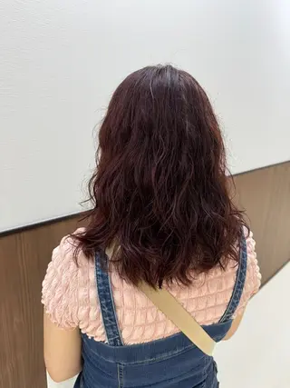 ミディアム ハイライト×レイヤー 🖤木津谷のヘアスタイル